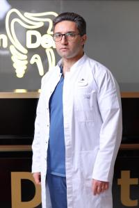 Davit Karapetyan stomatologist/implantologist/maxillofacial surgeon