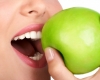 Как яблоки влияют на зубы
