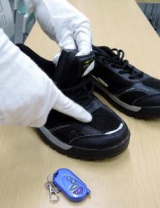 Ճապոնիայում վաճառում են տեսախցիկներով կոշիկներ՝ կանանց շրջազգեստների տակ նայելու համար